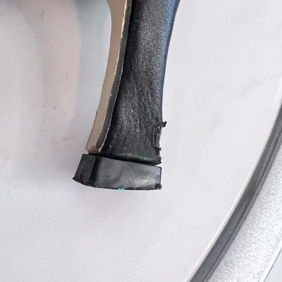 TAHARI WOMENS BLACK WITH SILVER CHAIN MULES LOWER HEEL SIZE 7 1/2 - Picture 6 of 12